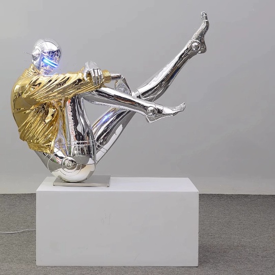 Дизайнерский торшер-статуя Man Statue, хром, 153 см