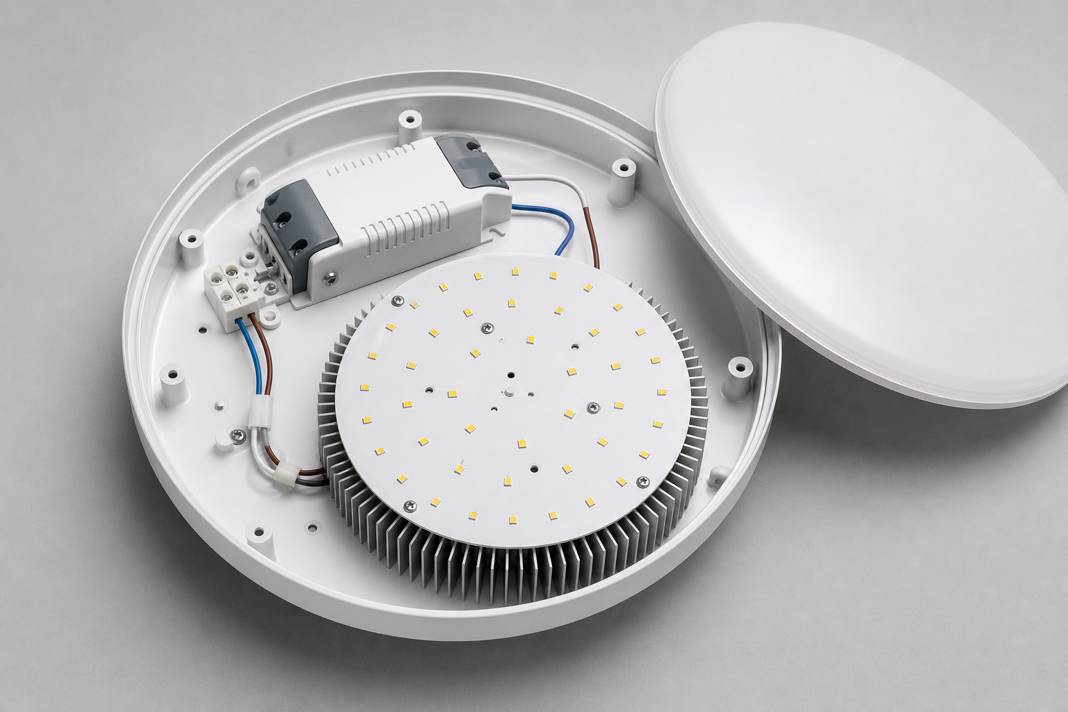 Светодиодные потолочные светильники LED: как выбрать по яркости, драйверу и типу монтажа